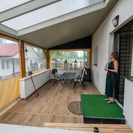 Friends - Családoknak és Baráti Társaságoknak Apartamento Balatonberény